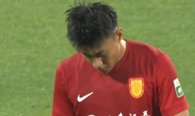 开云中国-杜月徵：因个人红牌差点葬送球队胜利，对球队和球迷说声抱歉